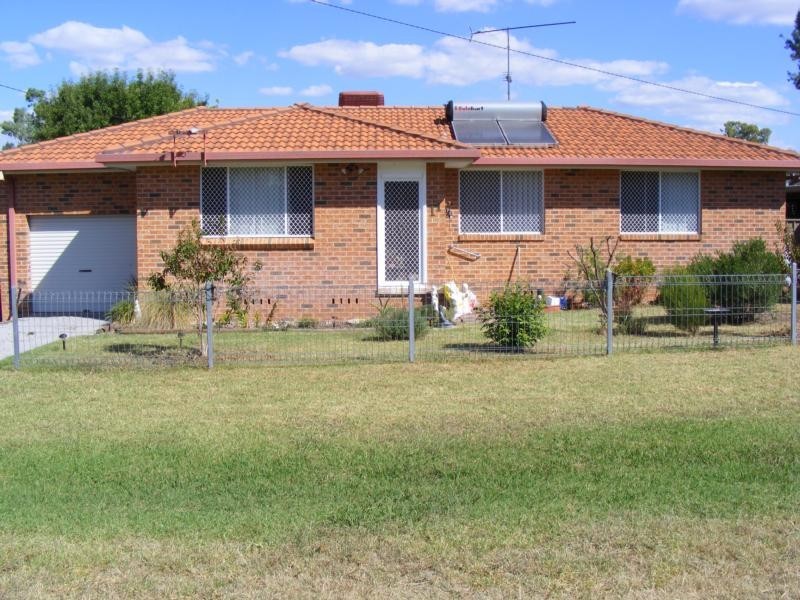 11 Ridge Street, Tamworth NSW 2340