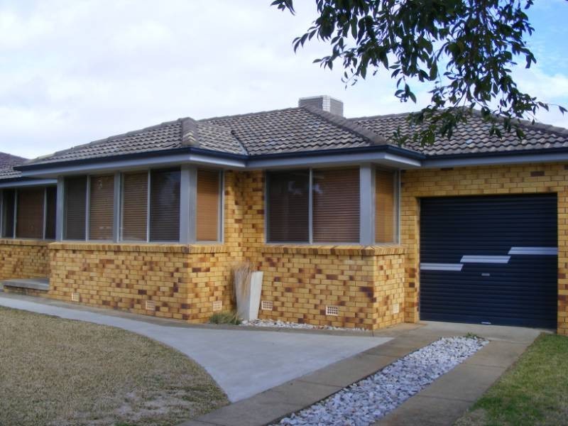 29 Waree Drive, Tamworth NSW 2340