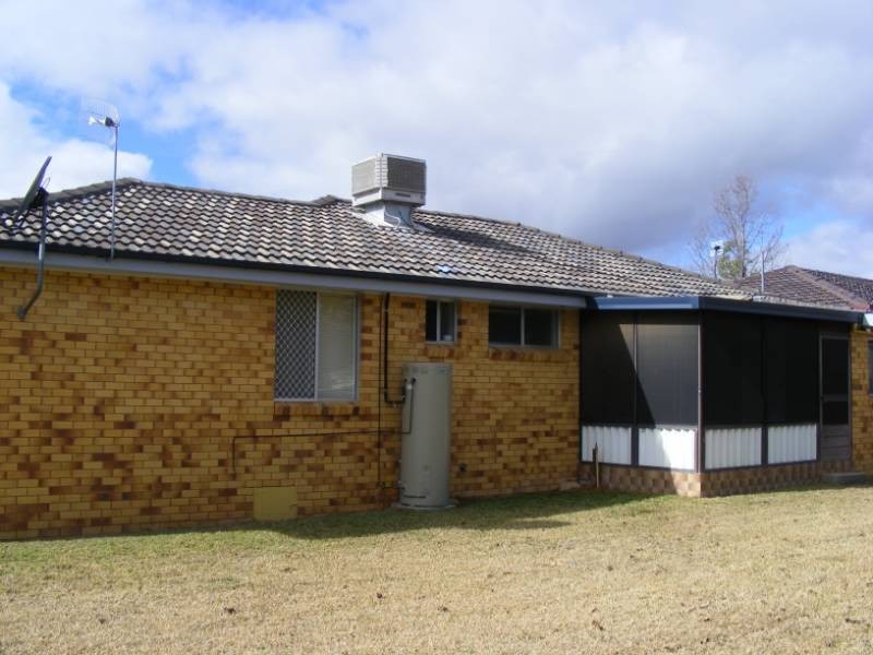 29 Waree Drive, Tamworth NSW 2340
