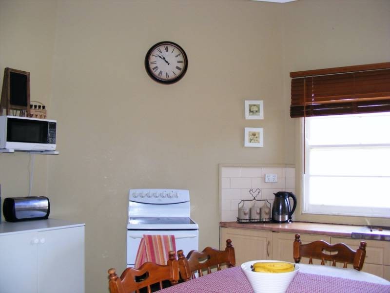 128 Denison Street, Tamworth NSW 2340