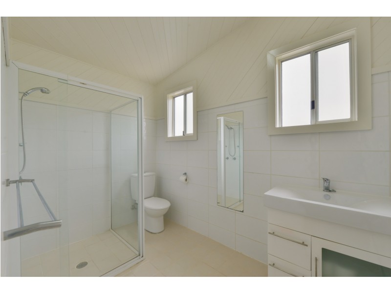 11 GIPPS STREET, Tamworth NSW 2340