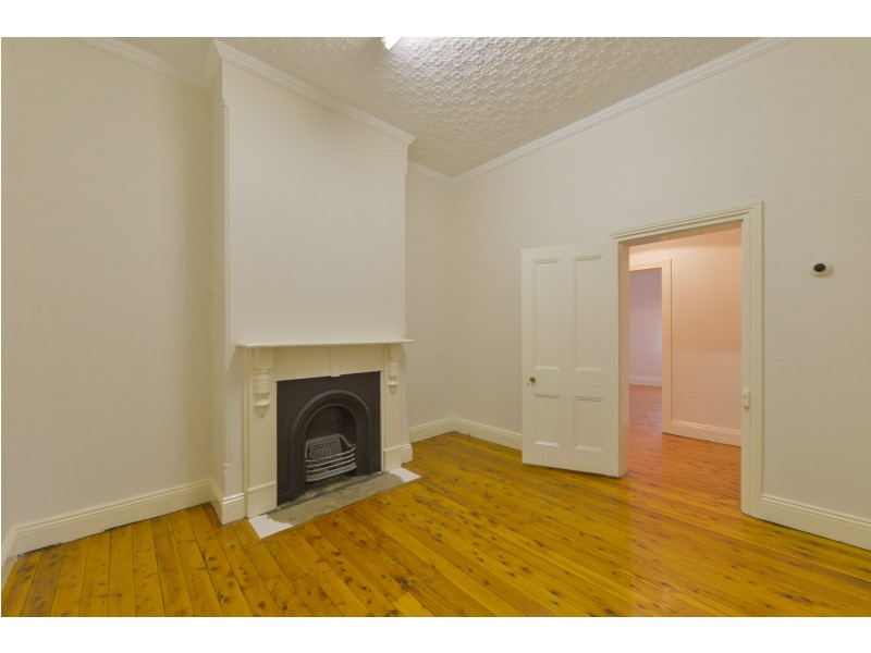 11 GIPPS STREET, Tamworth NSW 2340