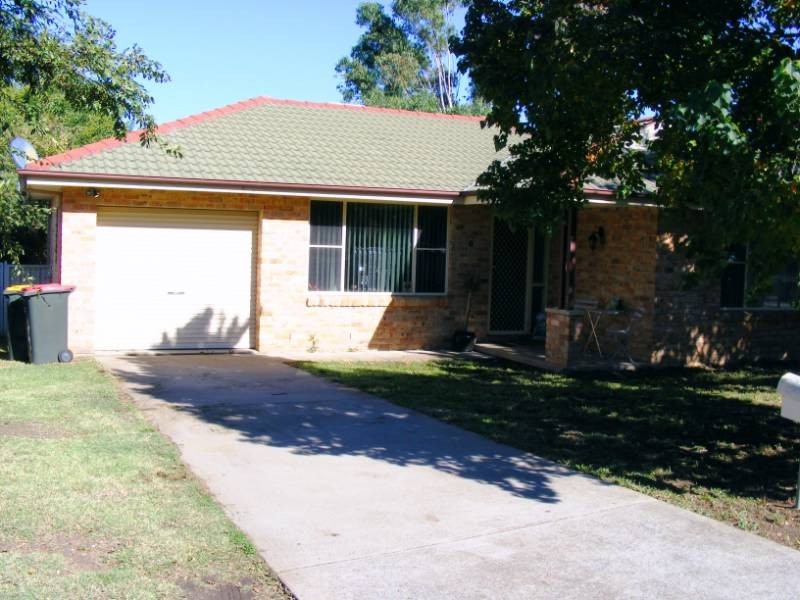 8 Wallamoul Street, Tamworth NSW 2340