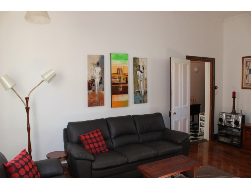 63 Darling Street (East), Tamworth NSW 2340