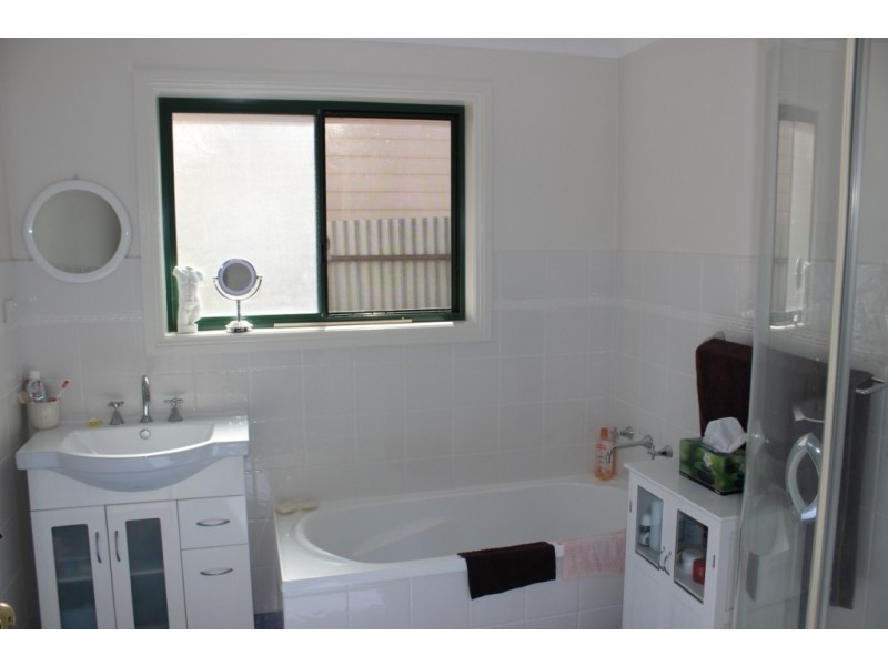 63 Darling Street (East), Tamworth NSW 2340