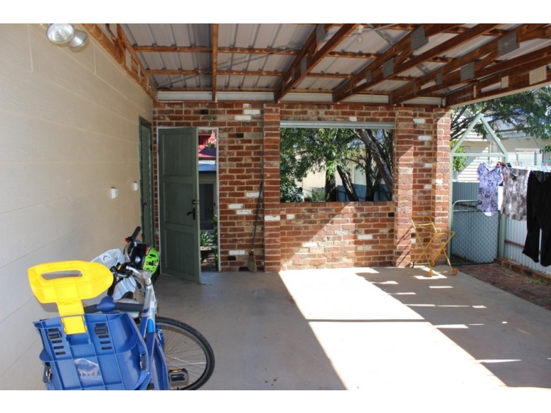 63 Darling Street (East), Tamworth NSW 2340