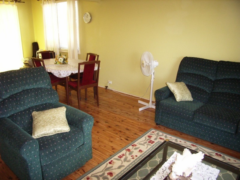 8 Upper Street, Tamworth NSW 2340