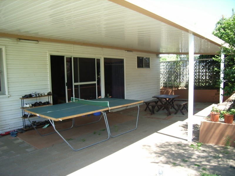 8 Upper Street, Tamworth NSW 2340