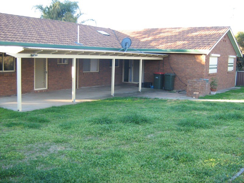 37 Kurrajong Street, Tamworth NSW 2340