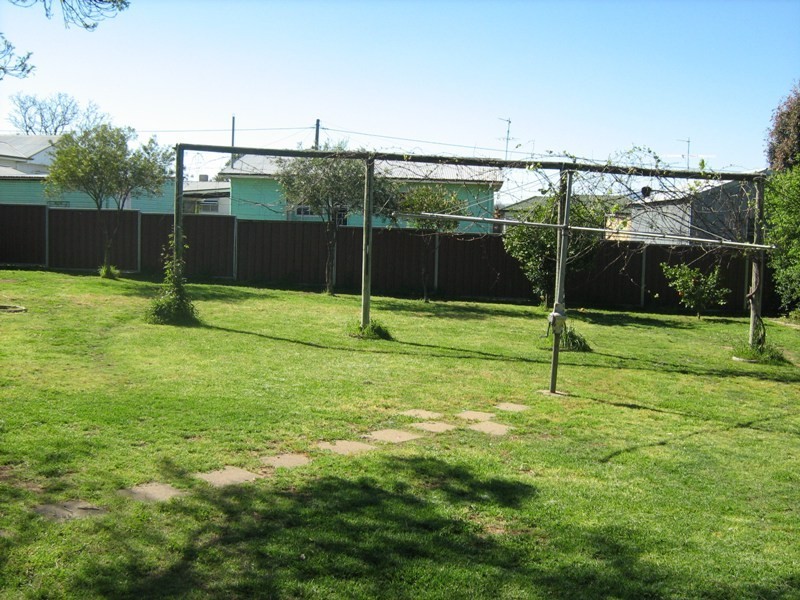 5 ROBINA STREET, Tamworth NSW 2340