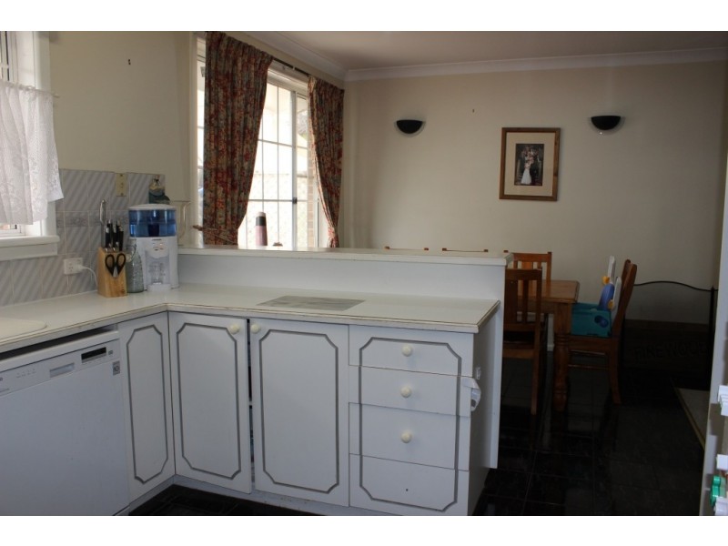 2 Banksia Street, Tamworth NSW 2340