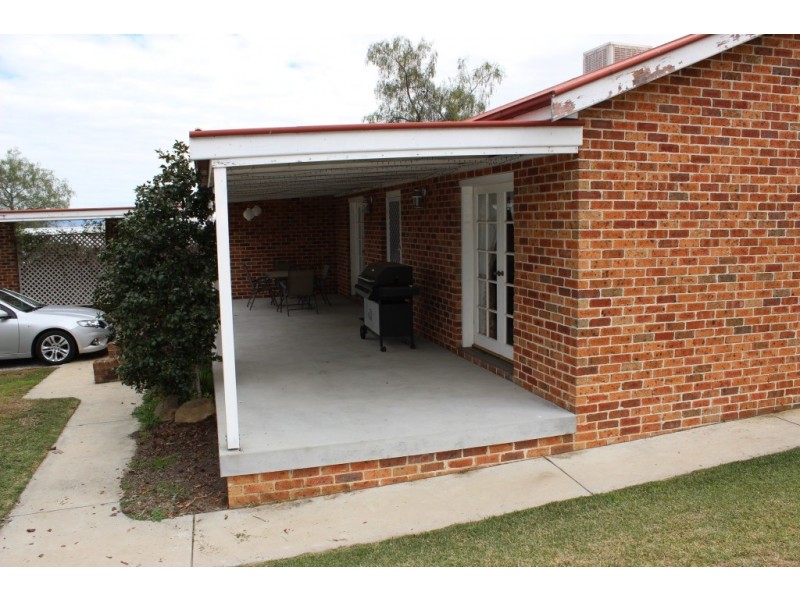 2 Banksia Street, Tamworth NSW 2340