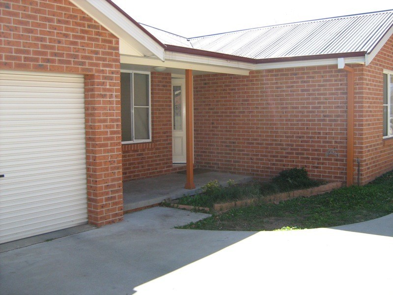 2/64 Griffen Avenue, Tamworth NSW 2340