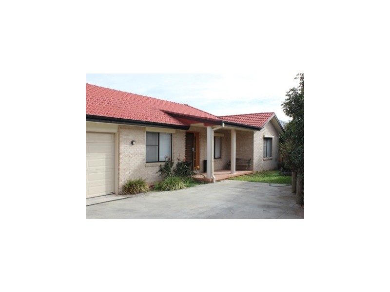 2/3 Warrumbungle Close, Tamworth NSW 2340