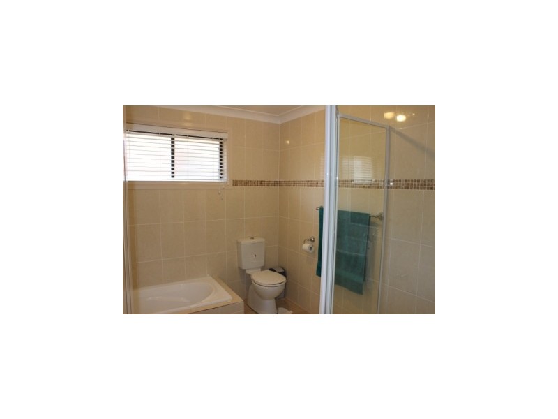 2/3 Warrumbungle Close, Tamworth NSW 2340