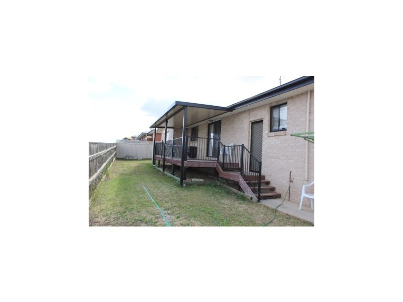 2/3 Warrumbungle Close, Tamworth NSW 2340
