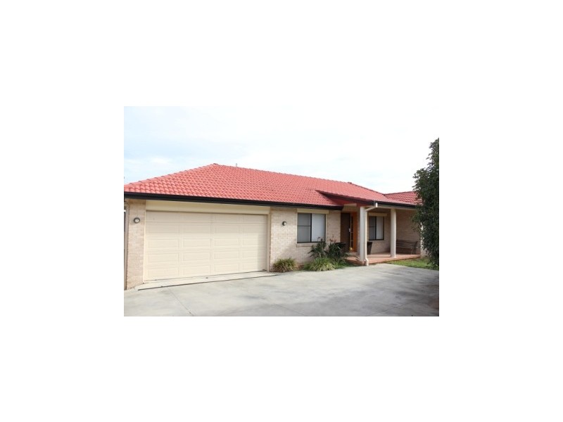 2/3 Warrumbungle Close, Tamworth NSW 2340