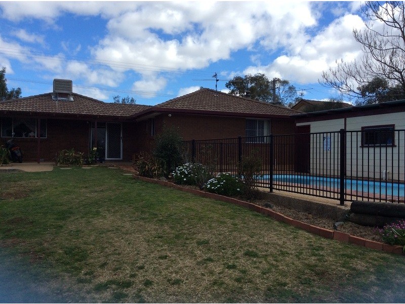 85 Calala Lane, Tamworth NSW 2340