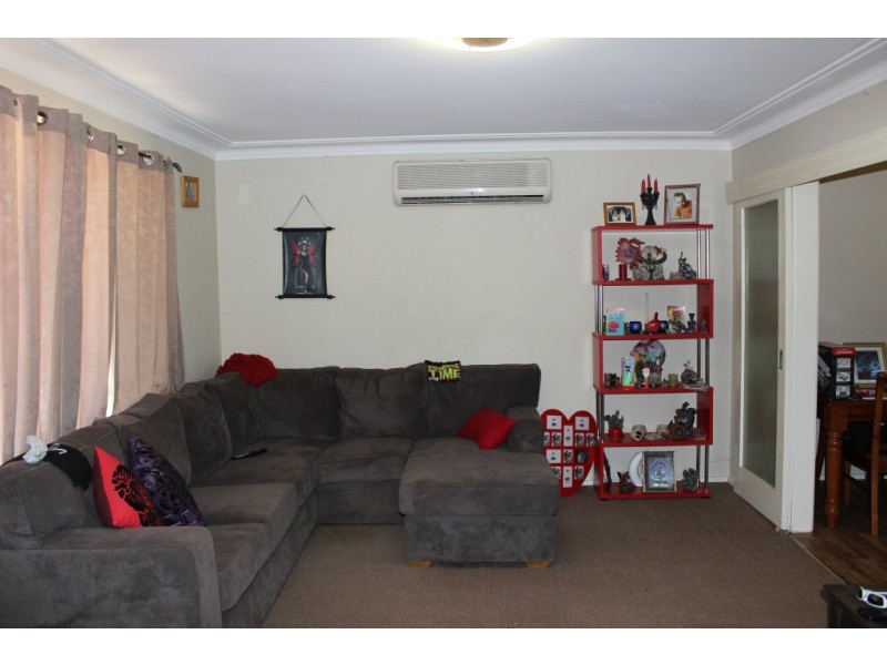 8 Robina Street, Tamworth NSW 2340