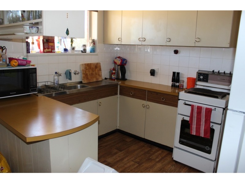 8 Robina Street, Tamworth NSW 2340