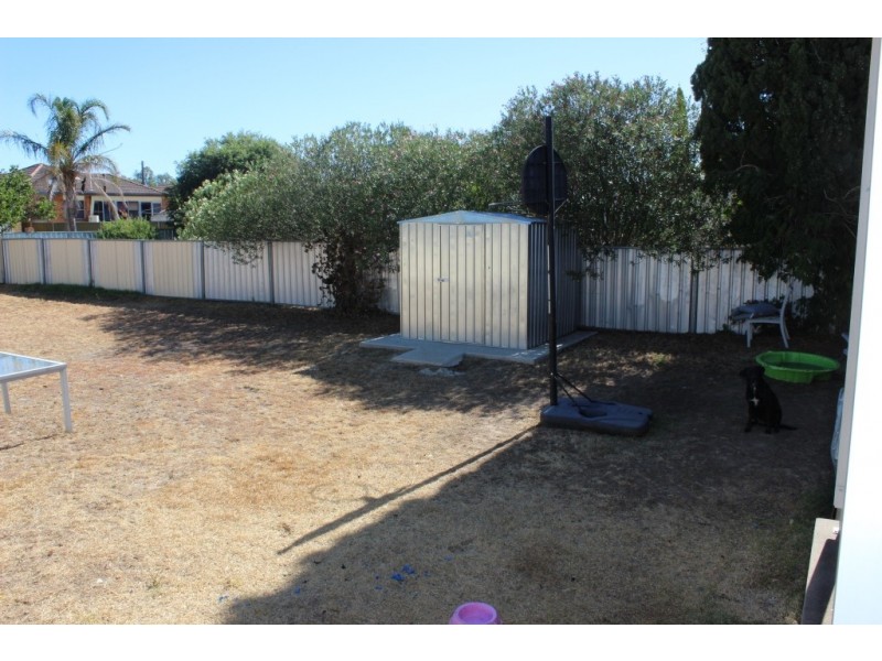 8 Robina Street, Tamworth NSW 2340