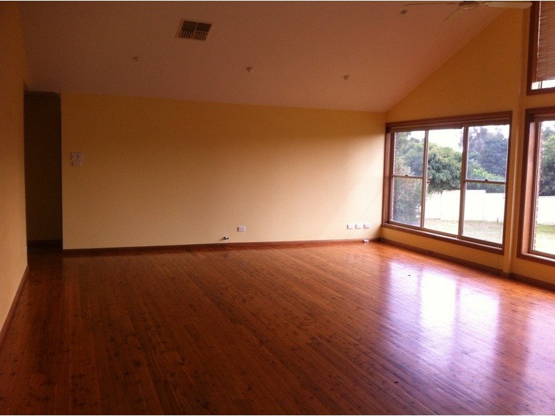 34 Peregrine Avenue, Tamworth NSW 2340