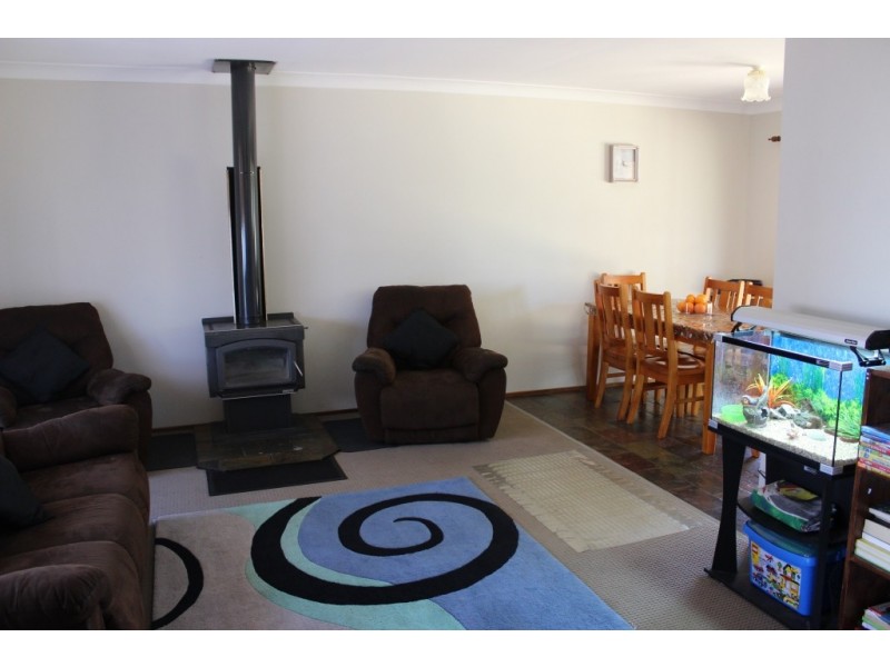 9 Gilbert Drive, Tamworth NSW 2340