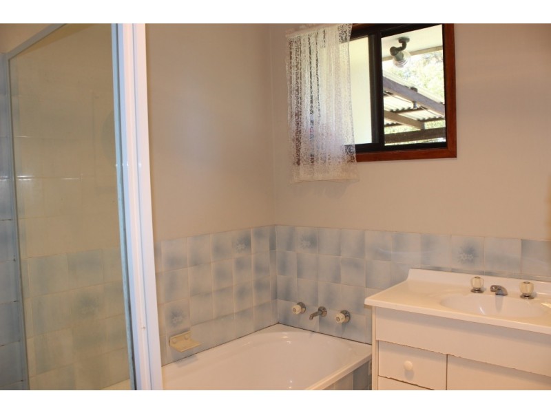 9 Gilbert Drive, Tamworth NSW 2340