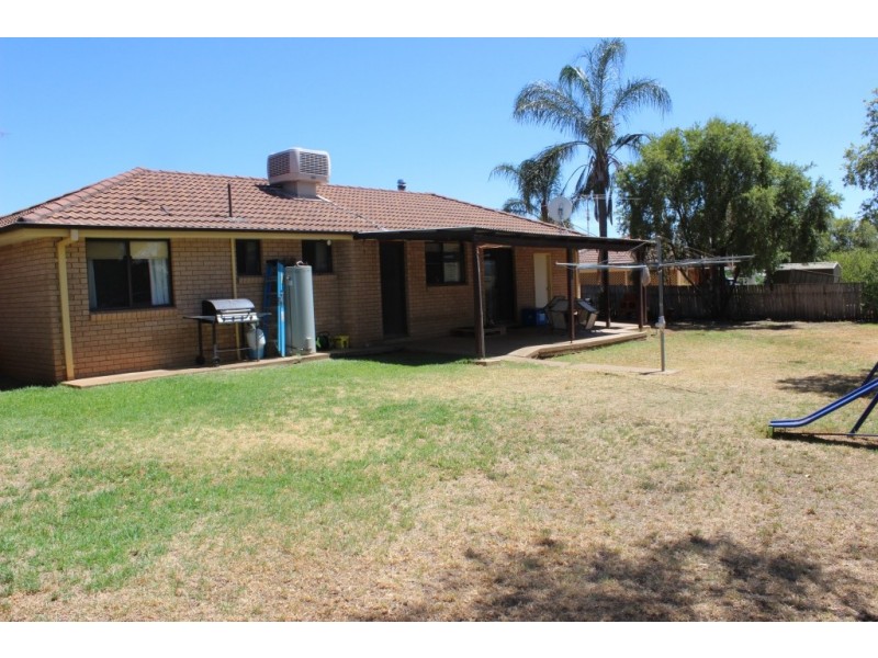 9 Gilbert Drive, Tamworth NSW 2340