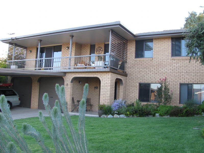 8 Amaroo Road, Tamworth NSW 2340