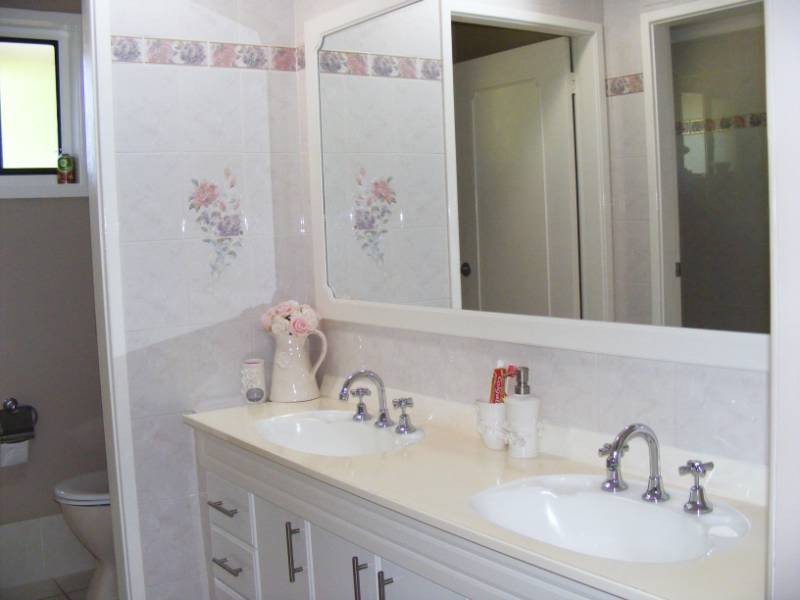 8 Amaroo Road, Tamworth NSW 2340