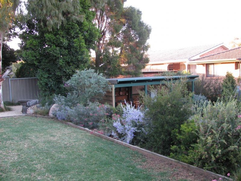 8 Amaroo Road, Tamworth NSW 2340