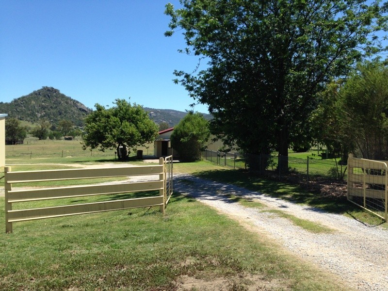 “Ikara Flat” 52 William Street, Tamworth NSW 2340