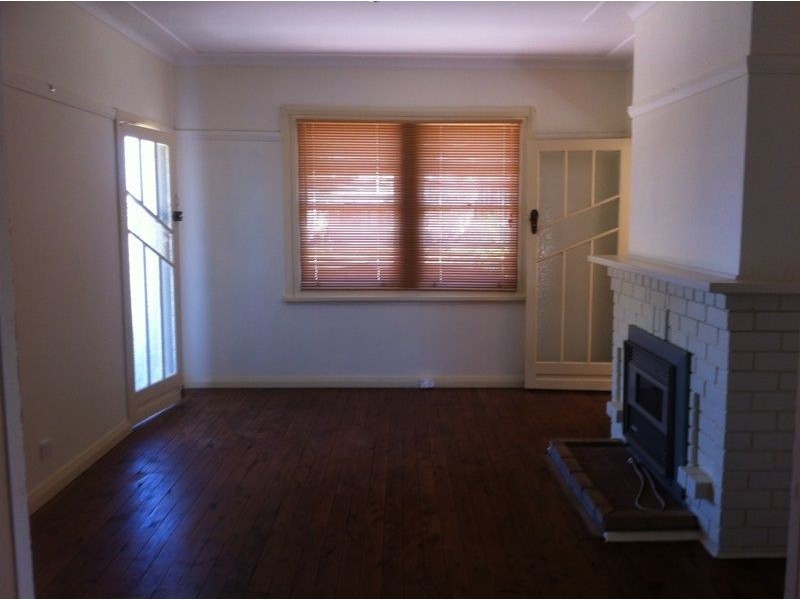 41 Roderick Street, Tamworth NSW 2340