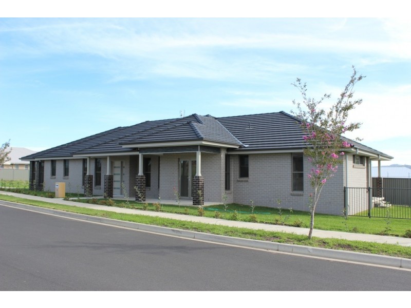 25 Sanctuary Place, Tamworth NSW 2340