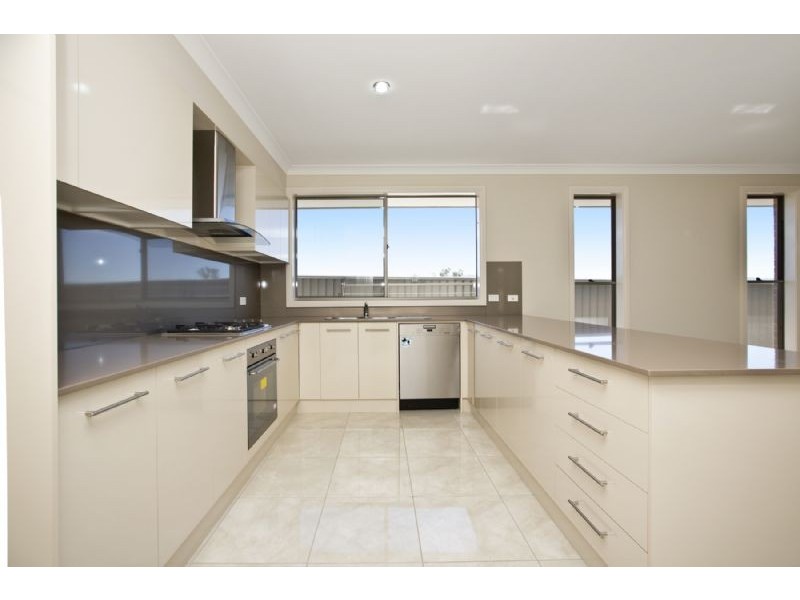 25 Sanctuary Place, Tamworth NSW 2340