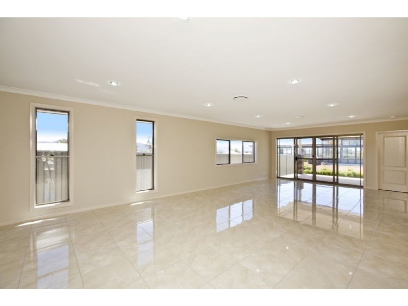 25 Sanctuary Place, Tamworth NSW 2340