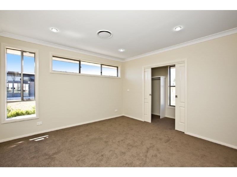 25 Sanctuary Place, Tamworth NSW 2340