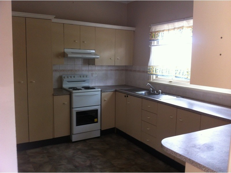 61 Robert Street, Tamworth NSW 2340