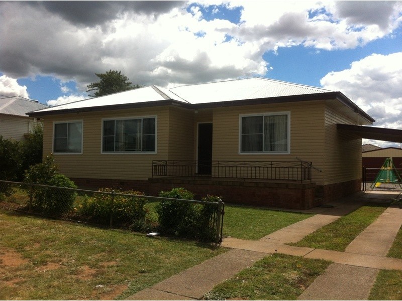 10 Bell Street, Tamworth NSW 2340