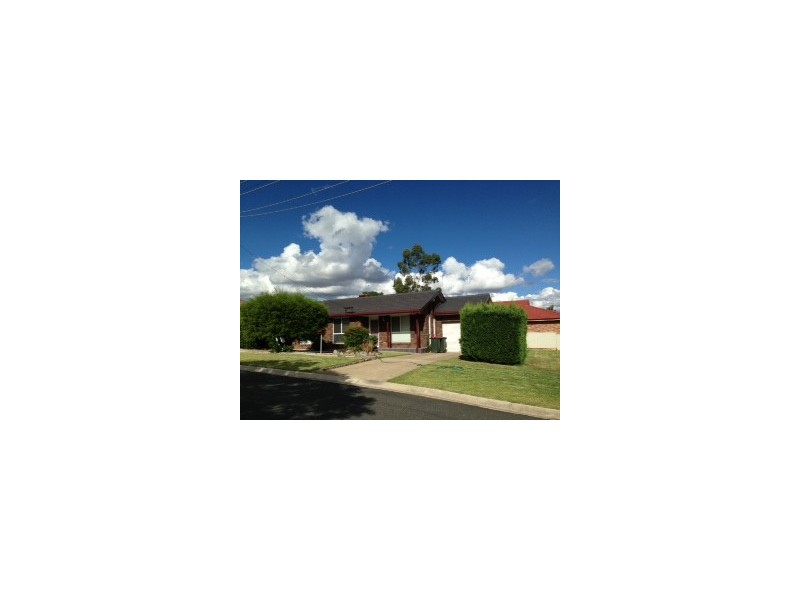 2 Cann Close, Tamworth NSW 2340