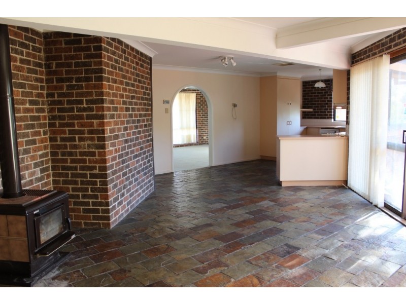44 Valley Drive, Tamworth NSW 2340