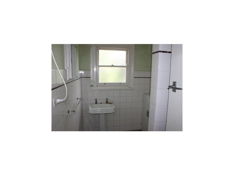 6 Neridah Avenue (East Tamworth), Tamworth NSW 2340