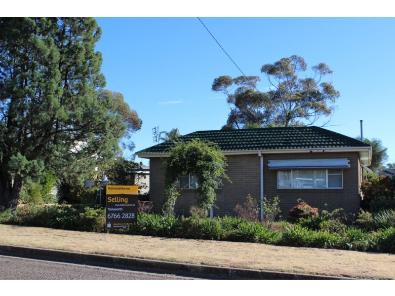 16 Cambridge Street, Tamworth NSW 2340