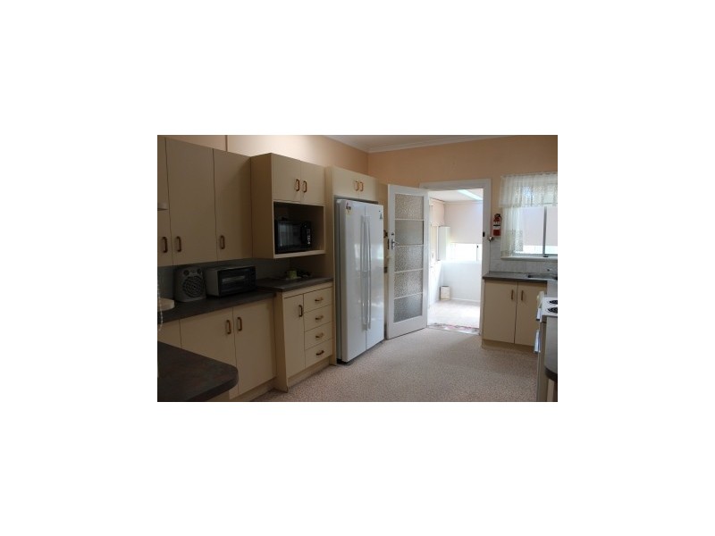16 Cambridge Street, Tamworth NSW 2340