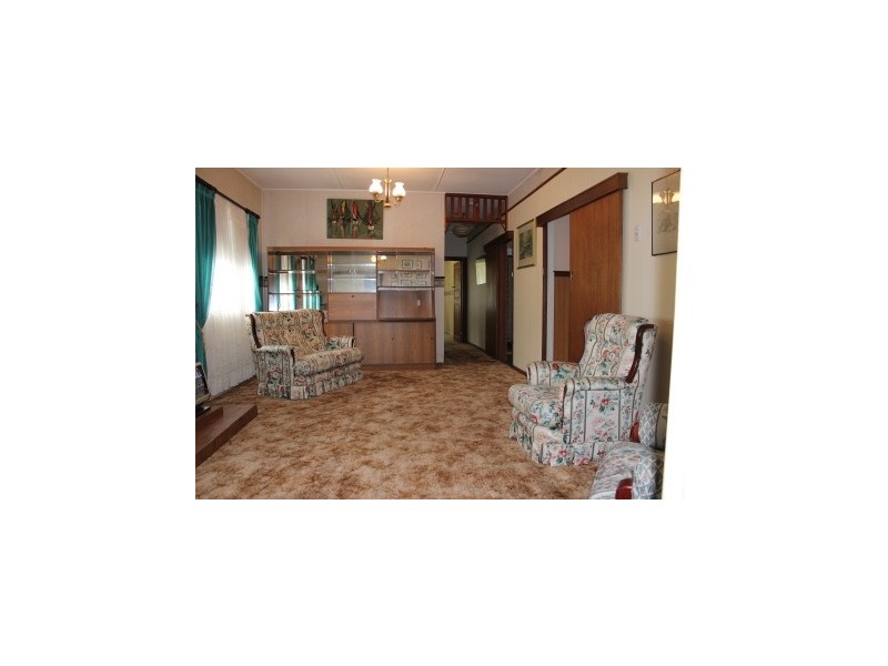 16 Cambridge Street, Tamworth NSW 2340