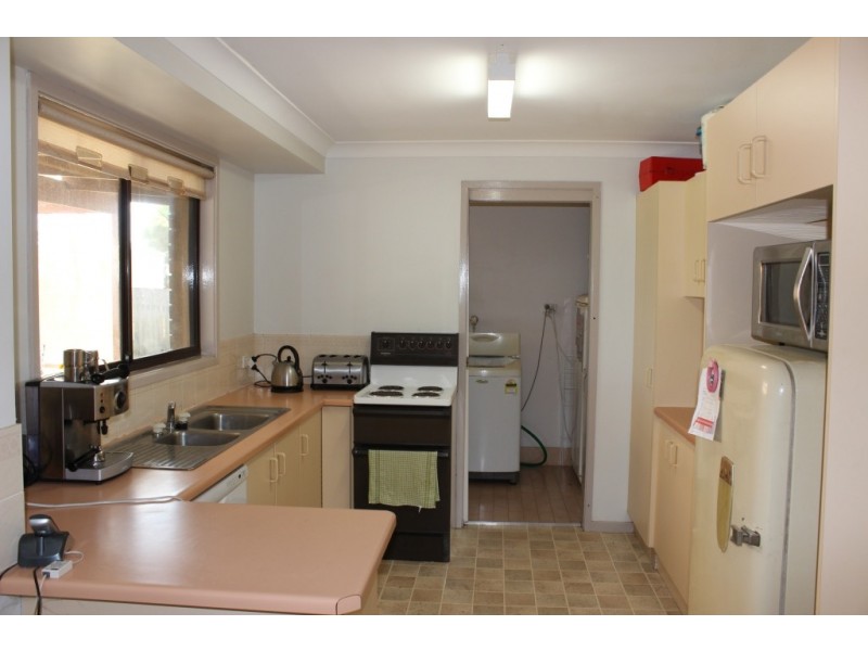 8 Gilbert Drive, Tamworth NSW 2340