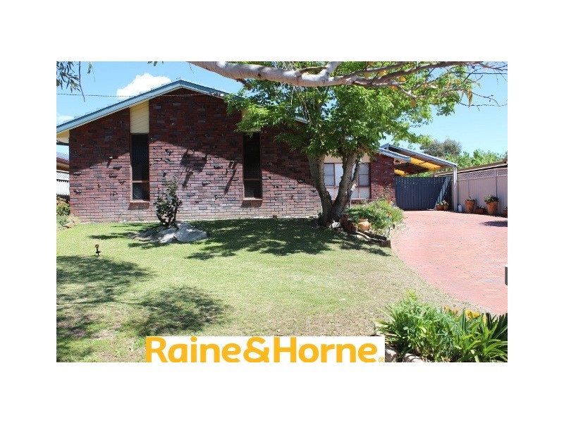 10 Baringa Place, Tamworth NSW 2340