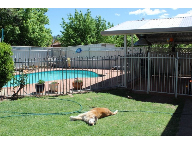 10 Baringa Place, Tamworth NSW 2340