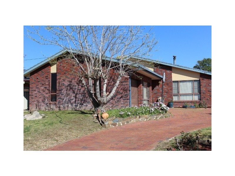 10 Baringa Place, Tamworth NSW 2340